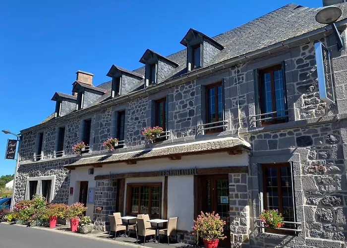 Hotel Restaurant Du Plomb Du Cantal